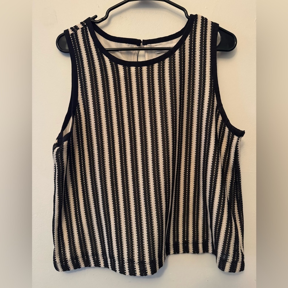 LOFT Black and Tan Crochet Shell tank top size large